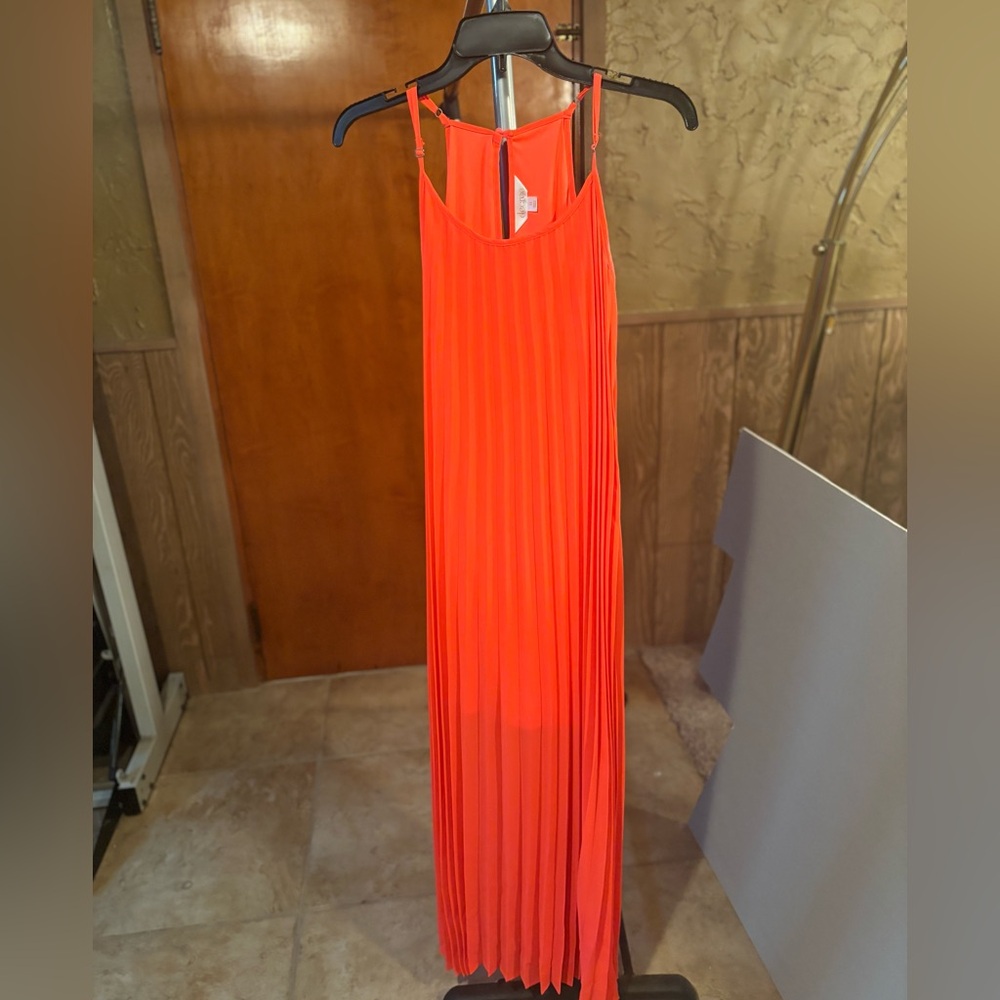 Decree Medium Pleated Orange Dress